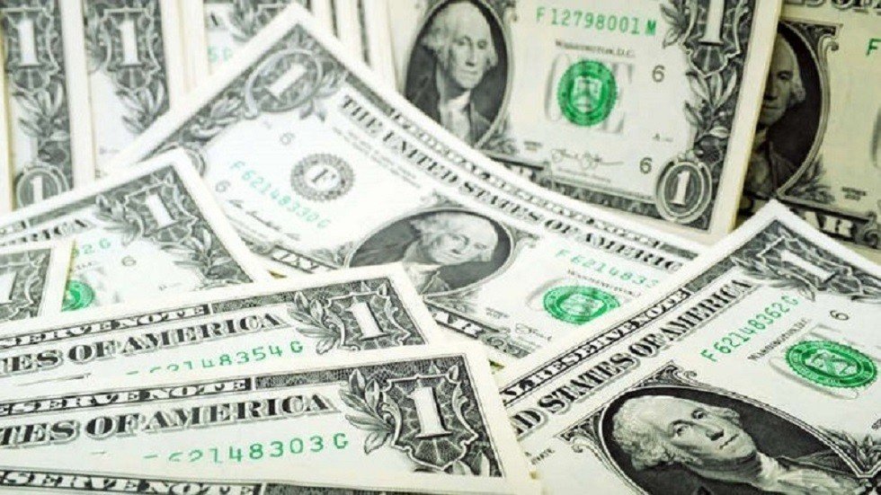 هل يؤدي هبوط الدولار المفاجئ إلى انخفاض أسعار السلع في مصر؟