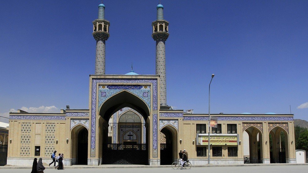 اغتيال إمام مسجد في إيران عقب انتهائه من إحياء شعائر ليلة القدر (صور)