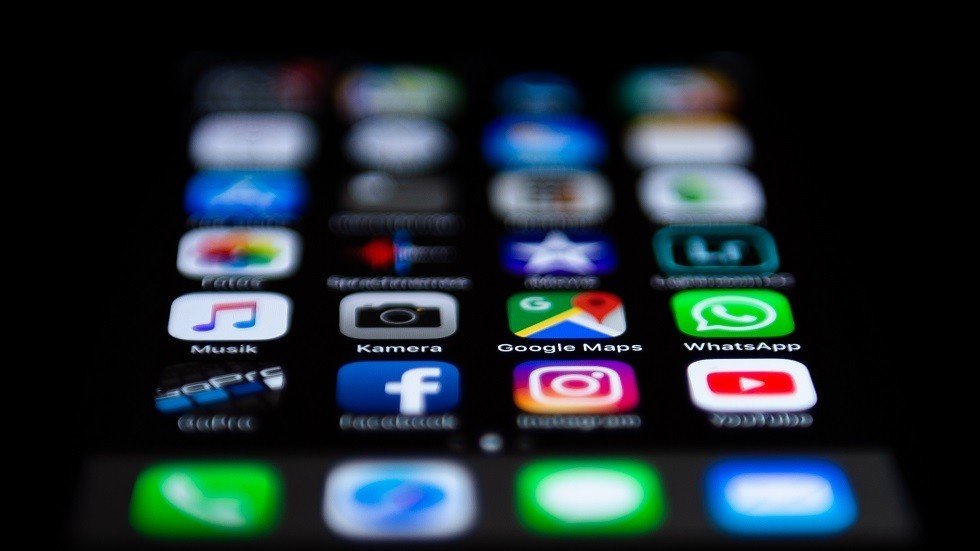 "أبل" تطلب مهلة إضافية من روسيا