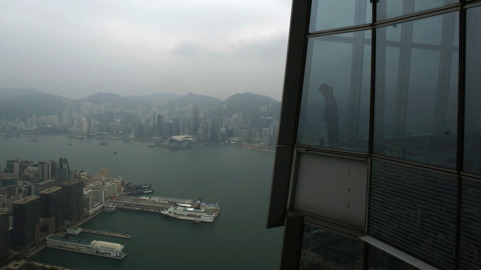 واشنطن تحذر هونغ كونغ بسبب شحنة نفط إيرانية