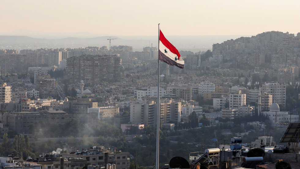 مباحثات روسية أمريكية لوضع خطة سلام وإنهاء عزلة سوريا