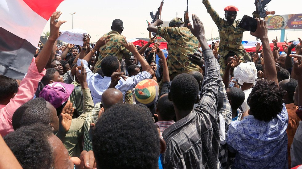 المجلس العسكري السوداني يؤكد عزمه ردع الانفلات الأمني 