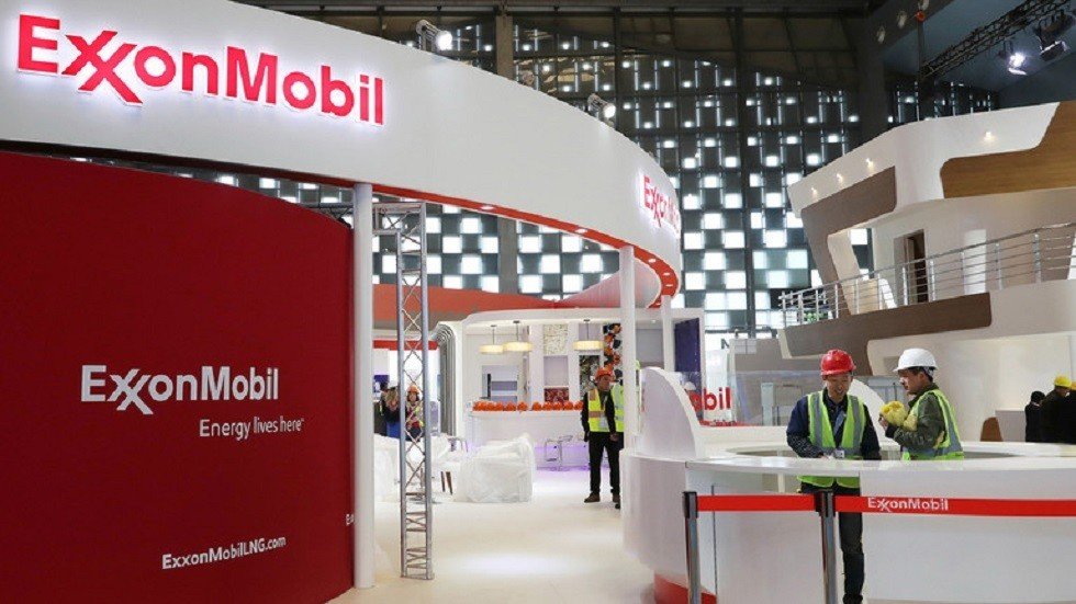 "إكسون موبيل" تعيد موظفيها الأجانب إلى حقل نفط عراقي بعد تشديد إجراءات الأمن