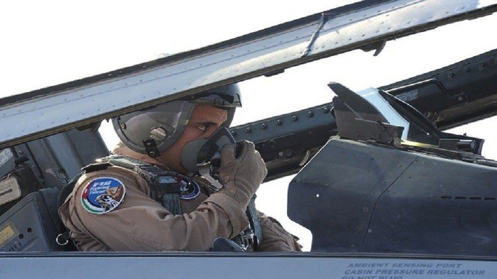 عائلة الطيار الأردني معاذ الكساسبة تصدر بيانا غاضبا بشأن صدام الجمل