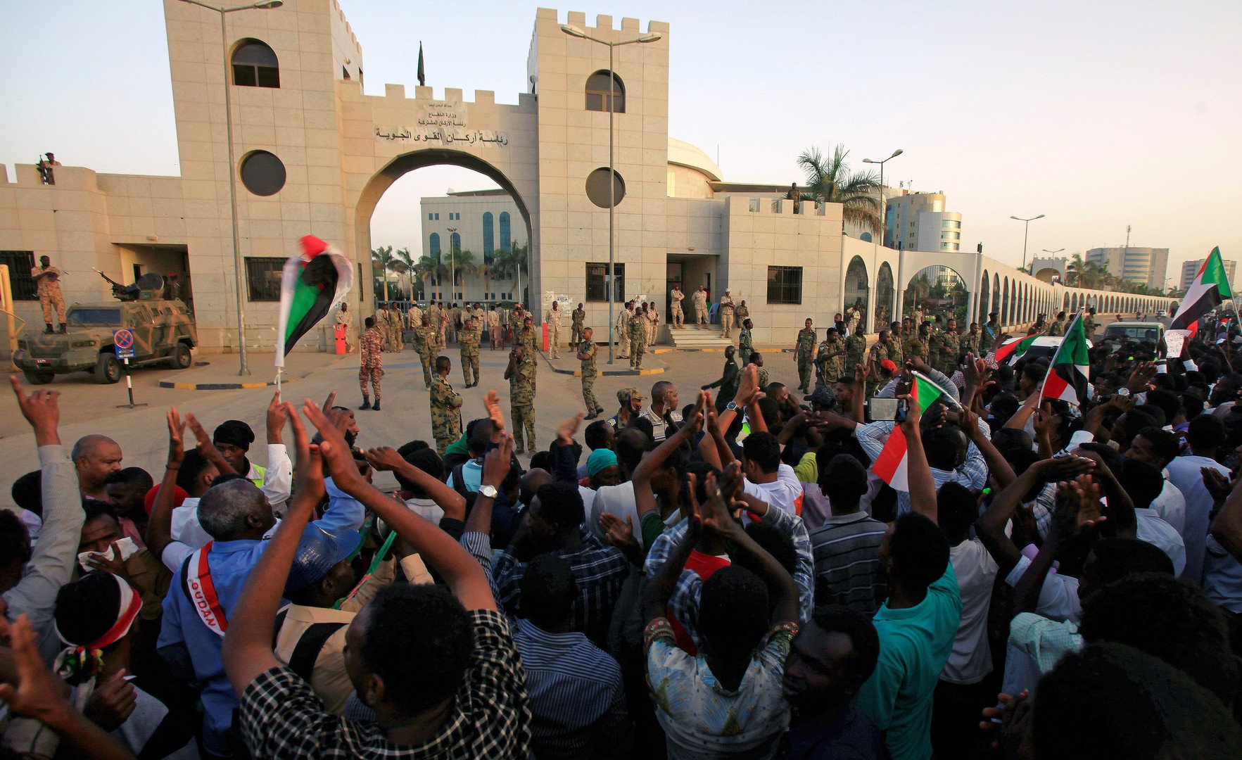 تجمع المهنيين السودانيين يتهم 