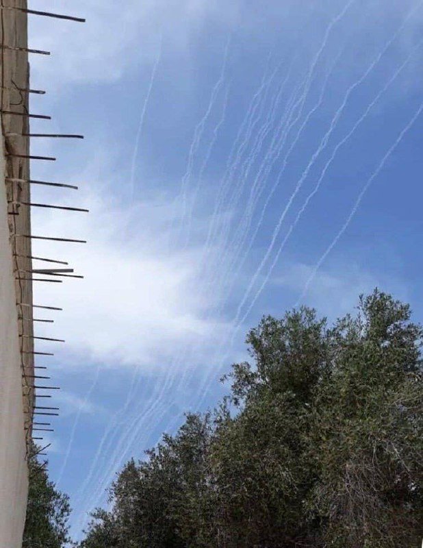 فصائل فلسطينية تمطر مدنا إسرائيلية بالصواريخ (صورة)