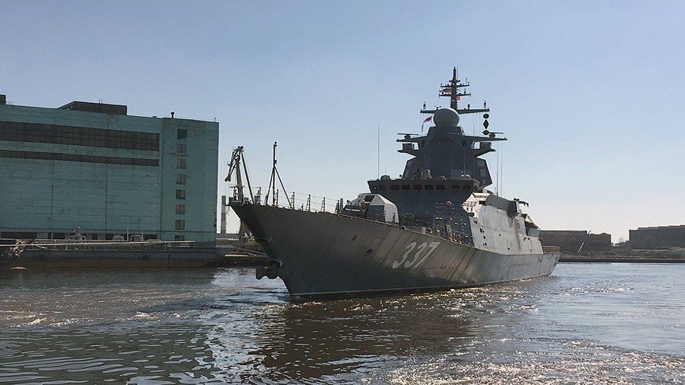  اختبار فرقاطة روسية حديثة في بحر البلطيق