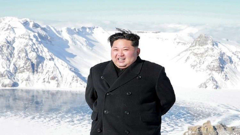 زعيم كوريا الشمالية يشرف بنفسه على مناورات جيشه الأخيرة