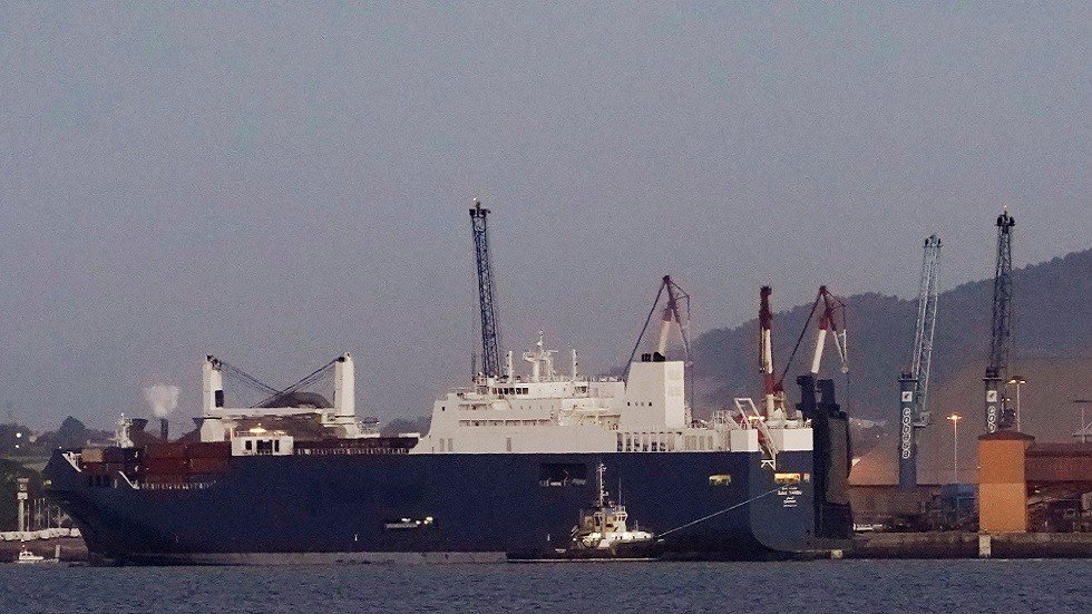 سفينة سعودية غادرت فرنسا دون شحنة أسلحة تصل لميناء إسباني