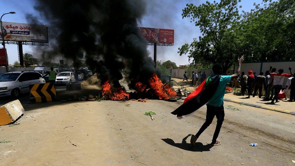 المعارضة السودانية تعرب عن قلقها من العنف ضد المدنيين في ساحة الاعتصام 