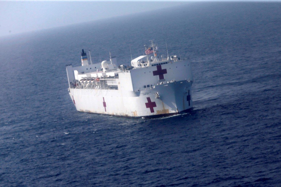 الولايات المتحدة ترسل مستشفى حربيا بحريا إلى أمريكا اللاتينية