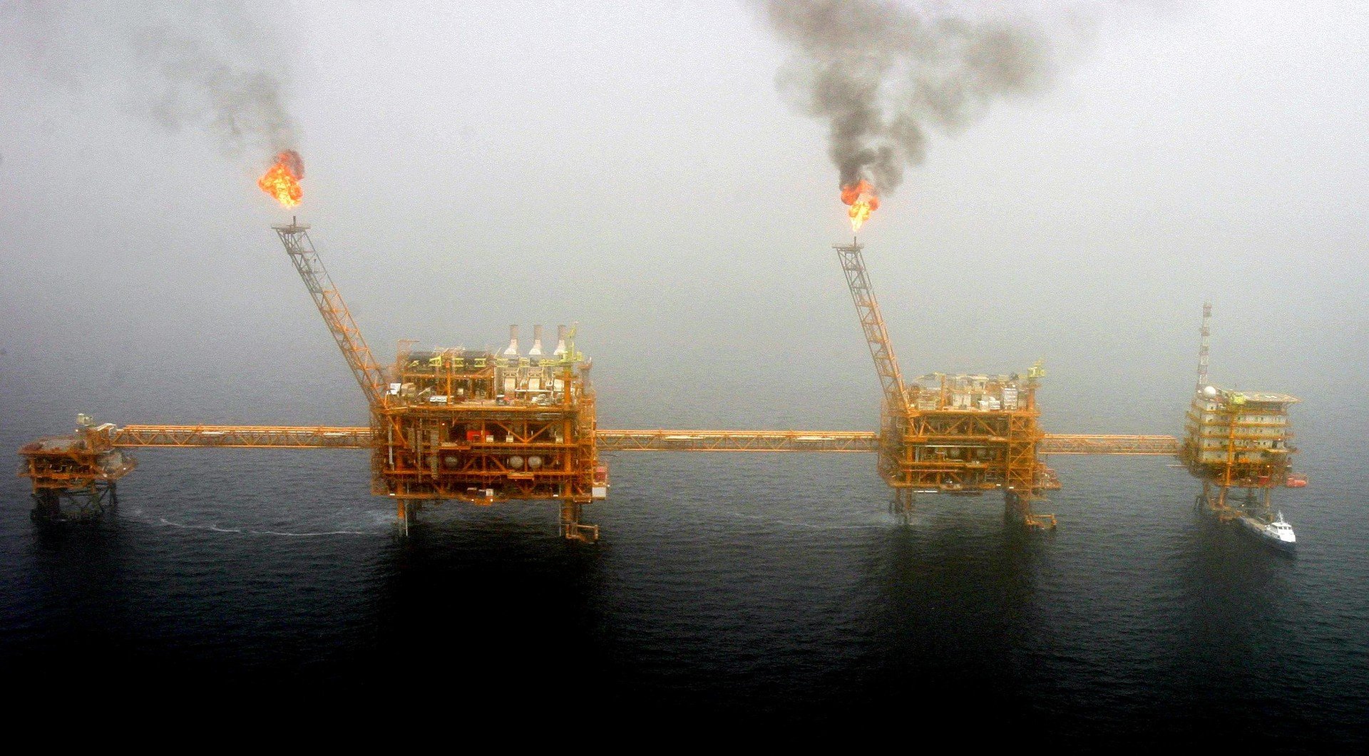 هل يشعل النفط حربا جديدة في الخليج 