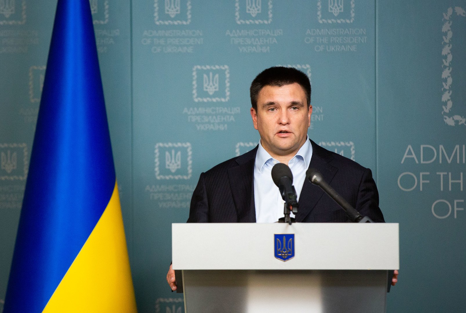 وزير الخارجية الأوكراني بافيل كليمكين يعلن على الهواء استقالته من منصبه