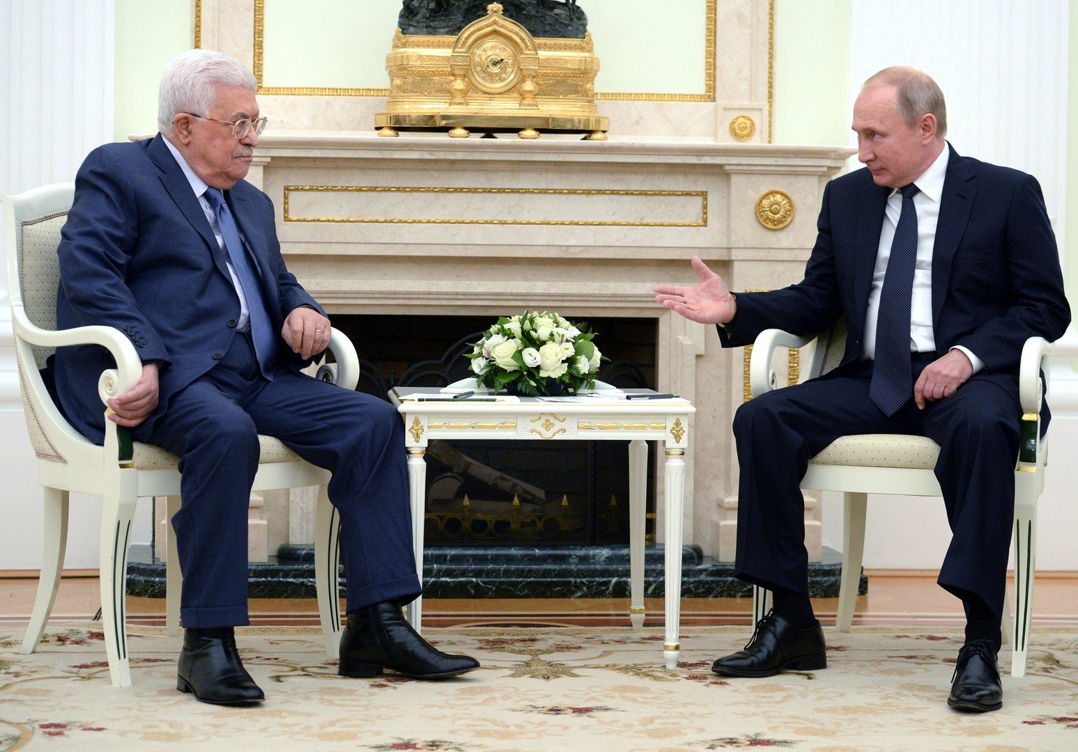 عباس يتسلم رسالة من بوتين