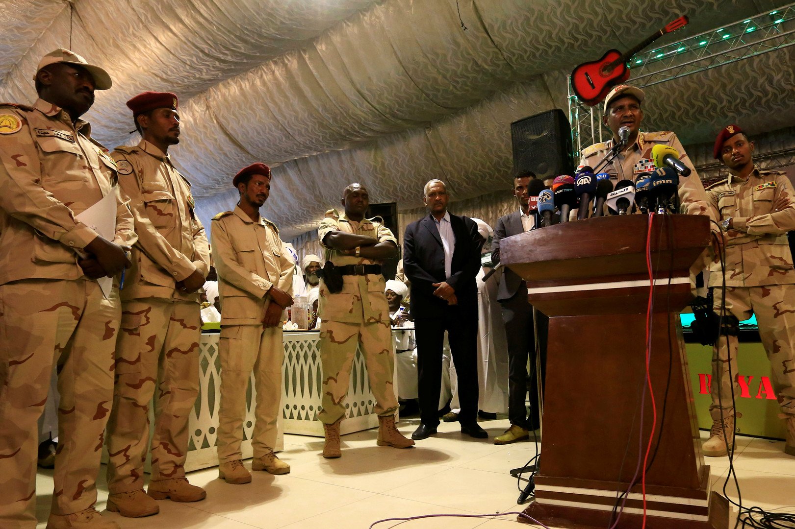 السودان.. إخفاق المفاوضات والجيش يرفض أن يرأس مدني المجلس السيادي 