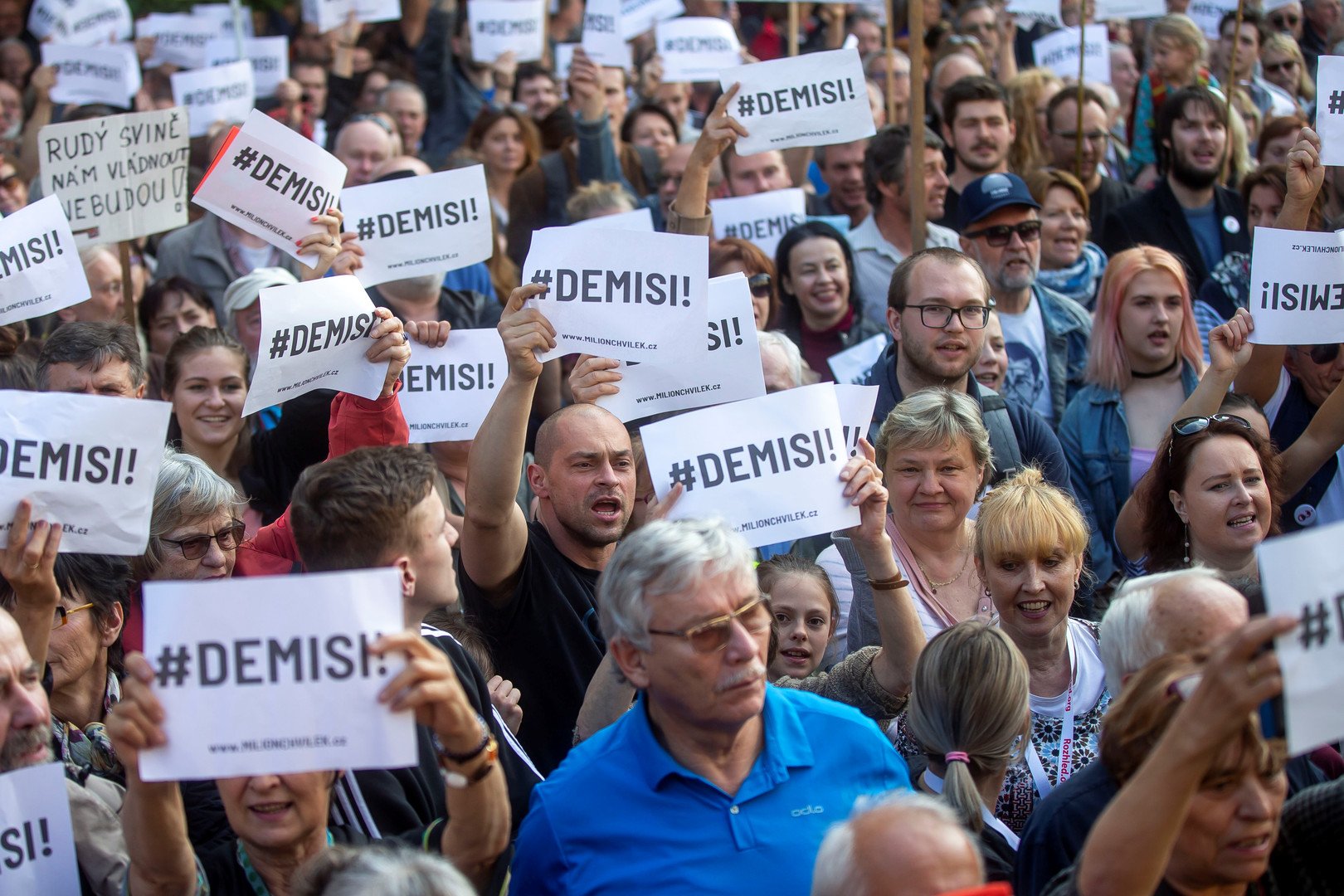 للأسبوع الرابع.. آلاف التشيكيين يحتجون ضد وزيرة العدل