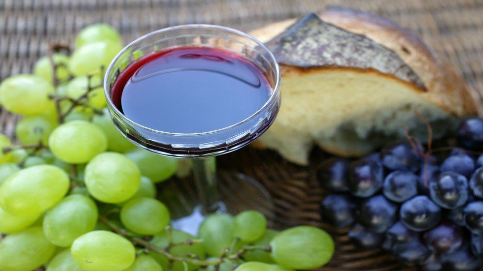 دحض أسطورة العلاقة بين النبيذ الأحمر وارتفاع ضغط الدم