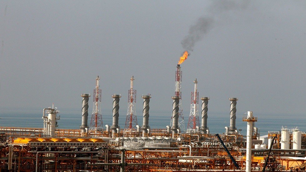 هل تتخلى الصين عن النفط الإيراني؟