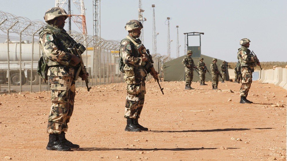 الجيش الجزائري يستخدم طائرات مسيرة لمكافحة الإرهاب على الحدود