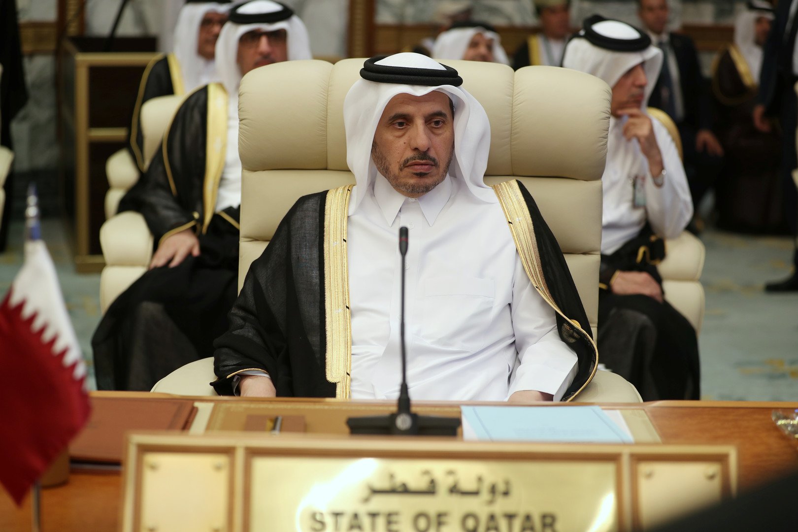 رئيس الوزراء القطري يغرد من مكة المكرمة
