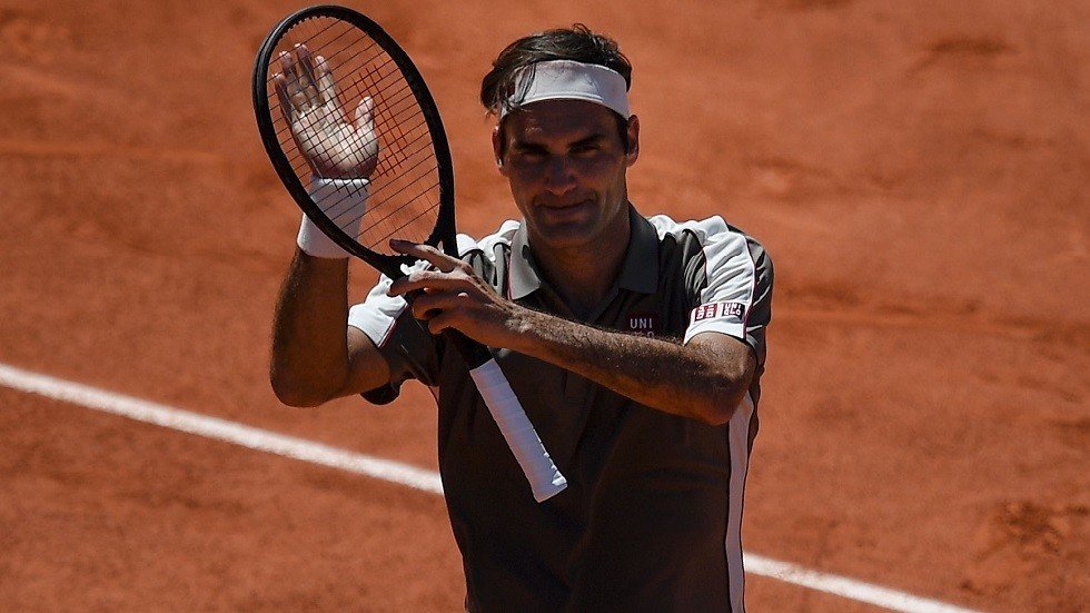 فيدرر يصعد إلى ربع نهائي "رولان غاروس"