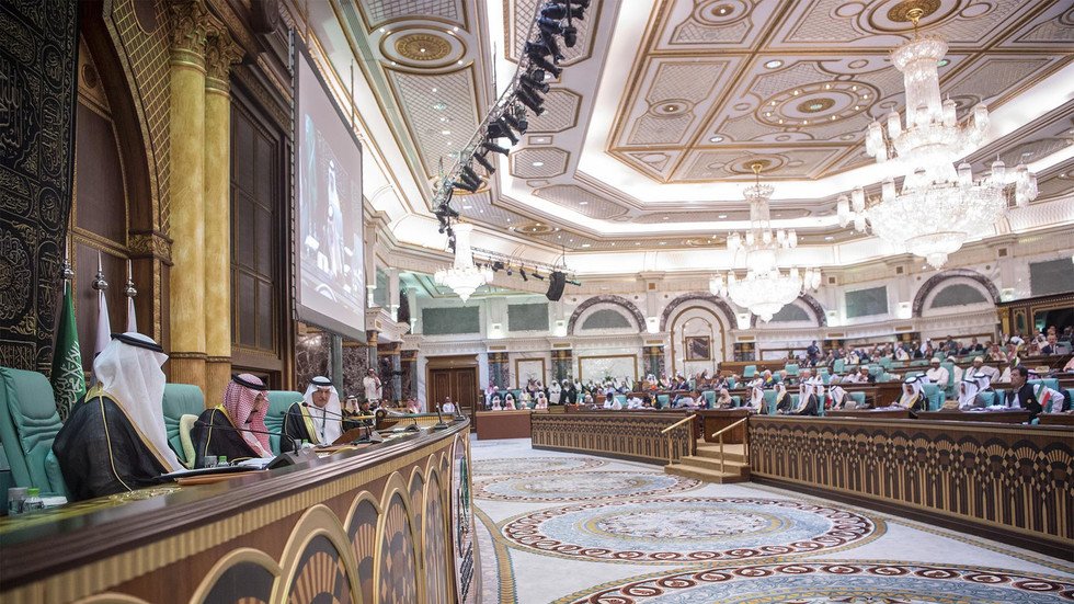 السعودية والإمارات والبحرين تنتقد قطر بشدة بعد تحفظها على بياني القمتين العربية والخليجية!