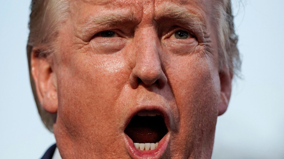 ترامب: نجني المليارات من الرسوم الجمركية على سلع صينية