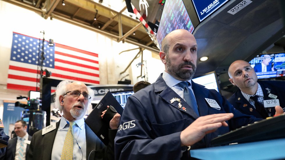 النفط يرتفع من أدنى مستوياته في نحو 5 أشهر