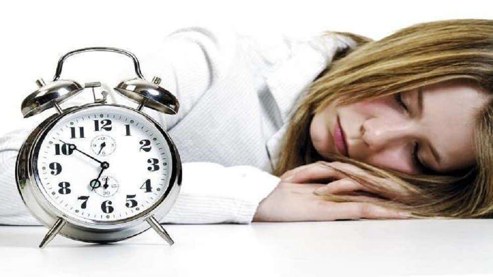 ساعات النوم غير المتناسقة تضاعف خطر السمنة والقلب بمقدار الثلث 