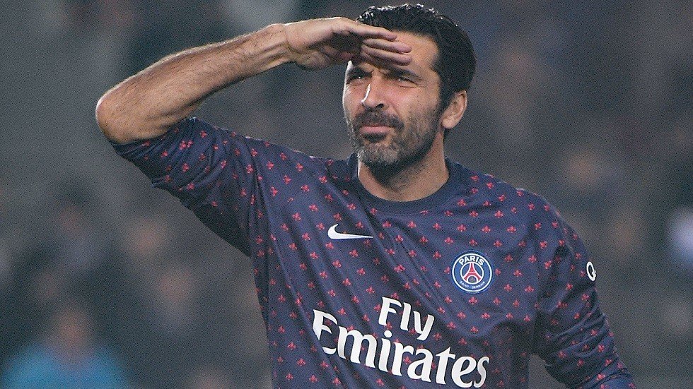 بوفون يرفض طلب أسطورة روما