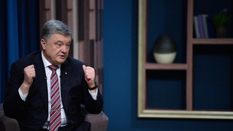 متطرفون يطوقون منزل بوروشينكو قرب كييف