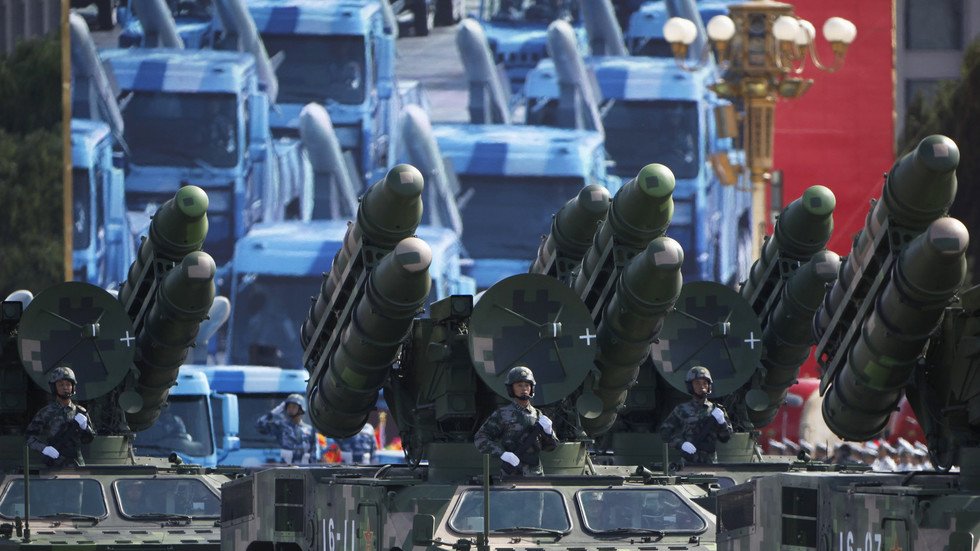 الصواريخ الصينية تنقل النزاع الإيراني السعودي إلى مستوى جديد