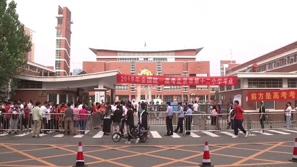 امتحان الـ"غاوكاو" الجامعي يرعب الصينيين!