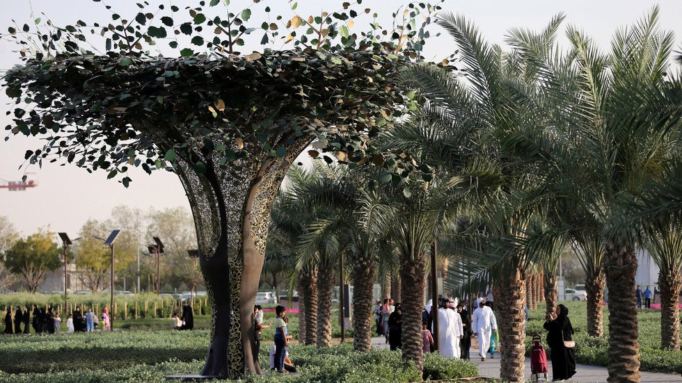 الإمارات تسعى لتكون "أسعد بلدان العالم" بحلول 2031 