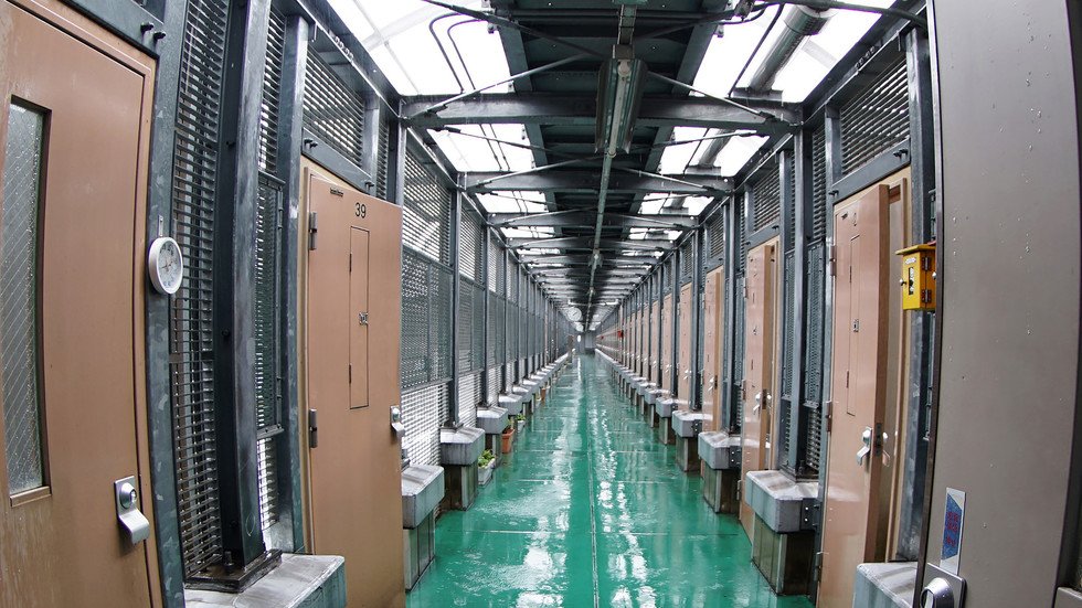 إدارة سجن طوكيو تطلع الصحفيين على ظروف احتجاز كارلوس غصن