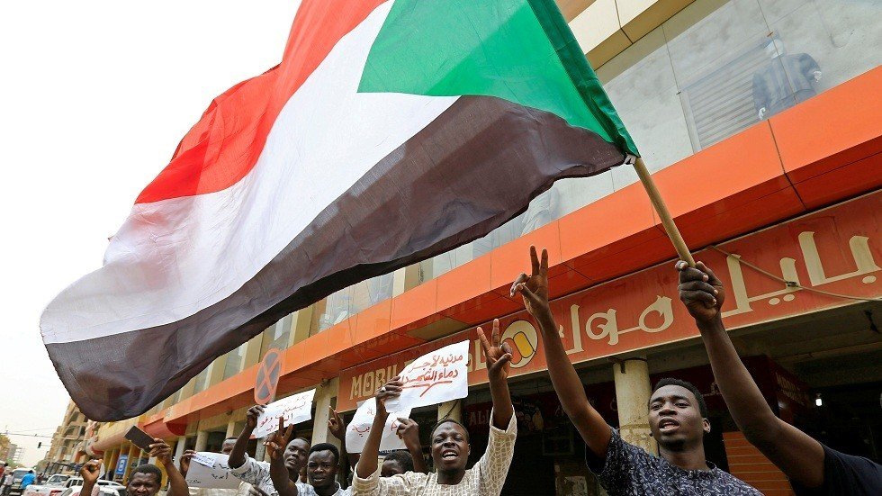 مصدر لـ RT: "الحرية والتغيير" لم تتفق على ترشيح حمدوك لرئاسة الوزراء