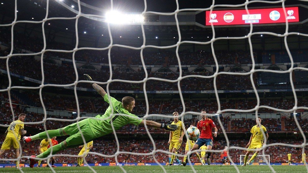 الماتادور الإسباني يتجاوز السويد (فيديو)