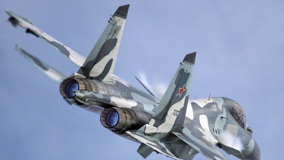 "رافال" الفرنسية في مواجهة "سو-30" الروسية أيهما أقوى؟