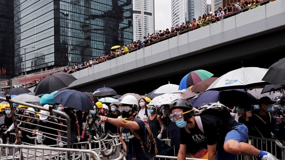 برلمان هونغ كونغ يؤجل جلسة النظر في قانون تسليم المطلوبين