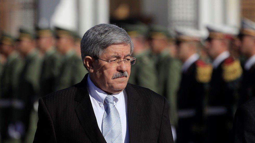 الجزائر.. قاضي التحقيق يودع أويحيى الحبس الاحتياطي وزعلان تحت الرقابة القضائية