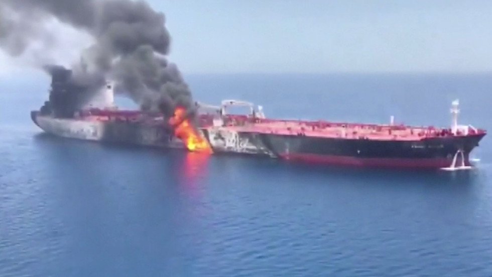 إيران ترفض الاتهامات الأمريكية باستهداف ناقلتي النفط في بحر عمان