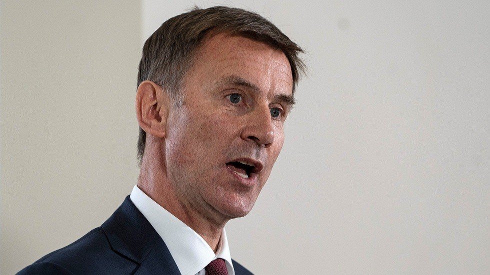 بريطانيا تتهم إيران باستهداف ناقلتي النفط في خليج عمان