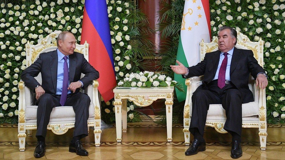بوتين ورحمان يبحثان آفاق الشراكة الاستراتيجية بين روسيا وطاجيكستان