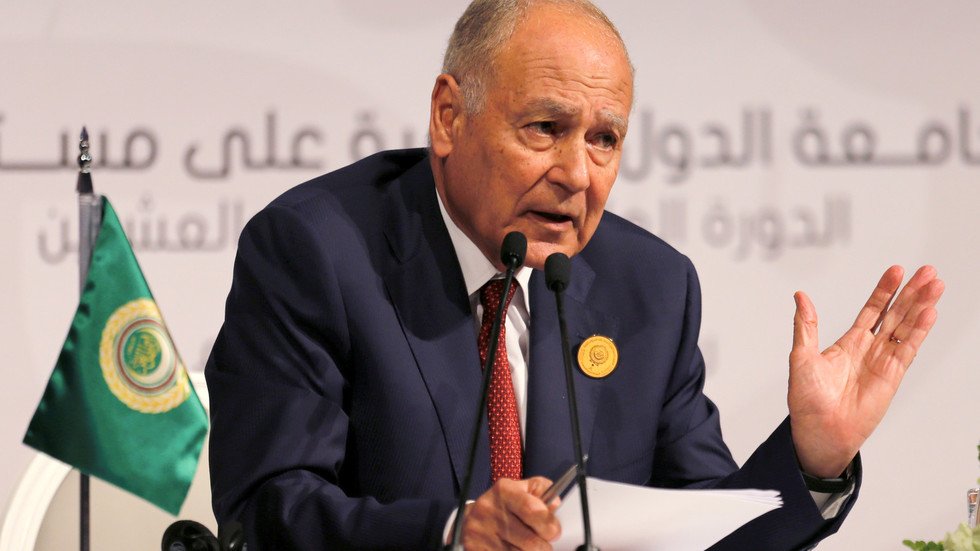 أبو الغيط يزور السودان للقاء البرهان وقيادات المعارضة