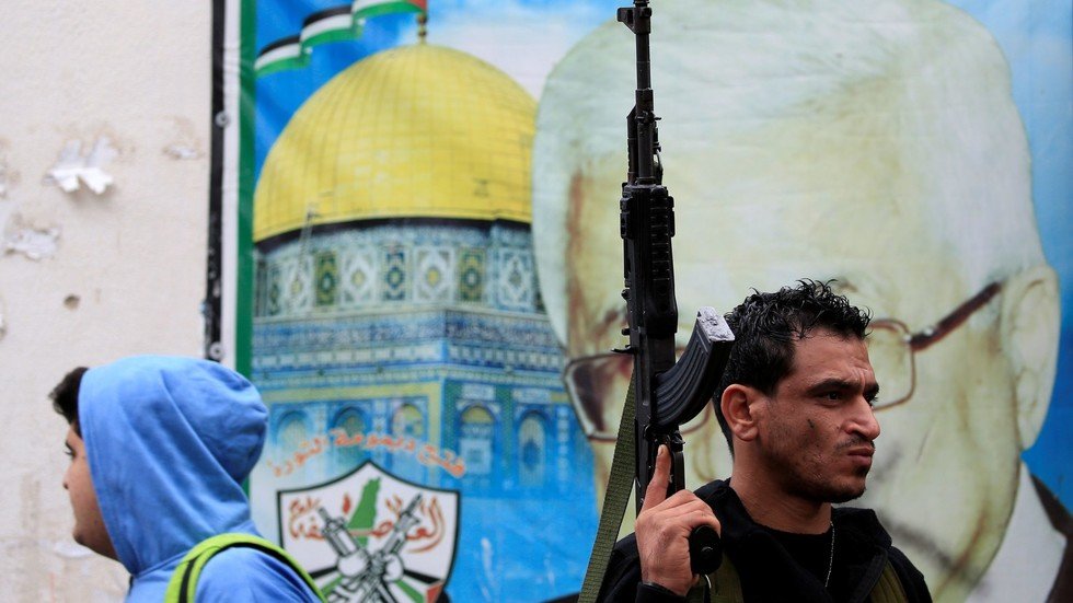 "فتح" تدعو لإضراب شامل وتصعيد المقاومة يومي انعقاد ورشة البحرين