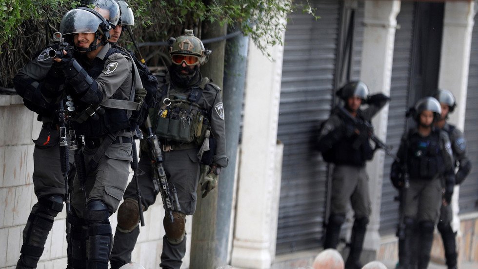 مكتب نتنياهو: اعتقال رجل أعمال أردني بتهمة التجسس لصالح إيران (صور)