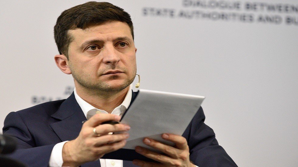 زيلينسكي ينوي بدء الحوار مع بوتين بطرح مسألتين أساسيتين