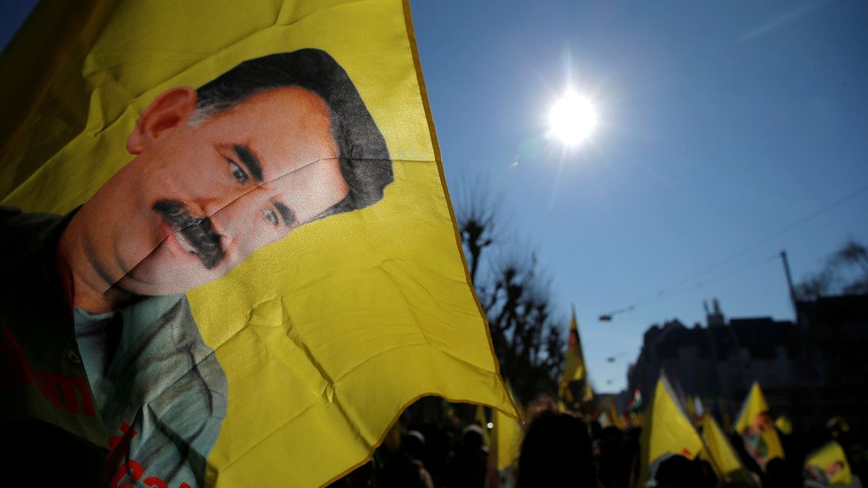 حزب تركي مؤيد للأكراد يتهم أردوغان بدق إسفين بينه وأوجلان قبيل انتخابات اسطنبول