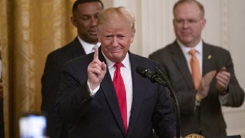 ترامب يحذر إيران من