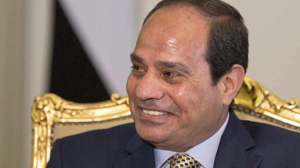 صوت السيسي أثناء كلمته في افتتاح كأس أمم إفريقيا يثير لغطا وتساؤلات!